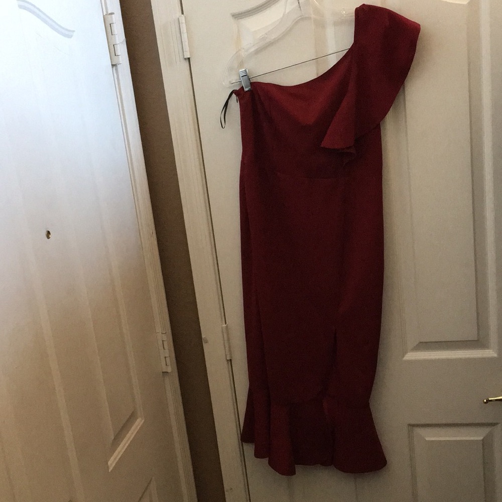 FINAL MARKDOWN Ladies’ Single-strap Dress (M)